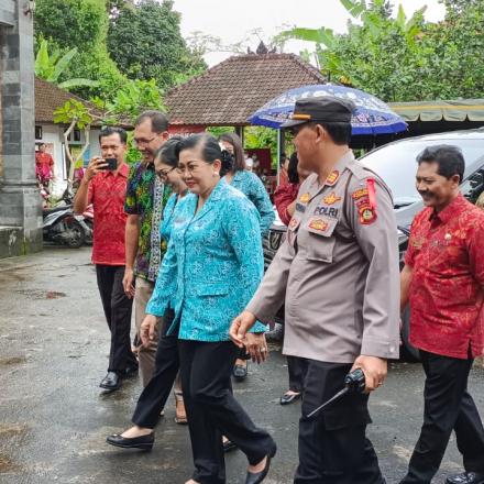 KUNJUNGAN KETUA TIM PENGGERAK PKK PROVINSI BALI KE KECAMATAN PENEBEL